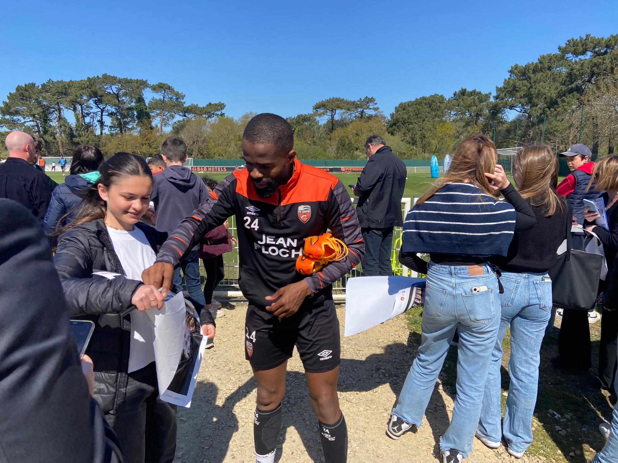 Séance d'autographe avec joueur du FC Lorient